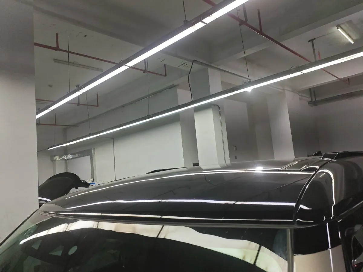 2022 Land Rover Defender 3.0T 400HP L6 8AT,autocango,china used car exporter,china ev exporter,chinese used car exporter,chinese used ev exporter