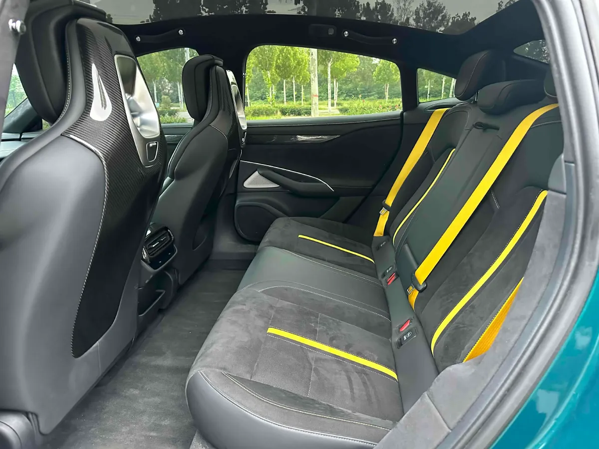 2025 MI SU7 Ultra BEV 93.7KWH,autocango,china used car exporter,china ev exporter,chinese used car exporter,chinese used ev exporter