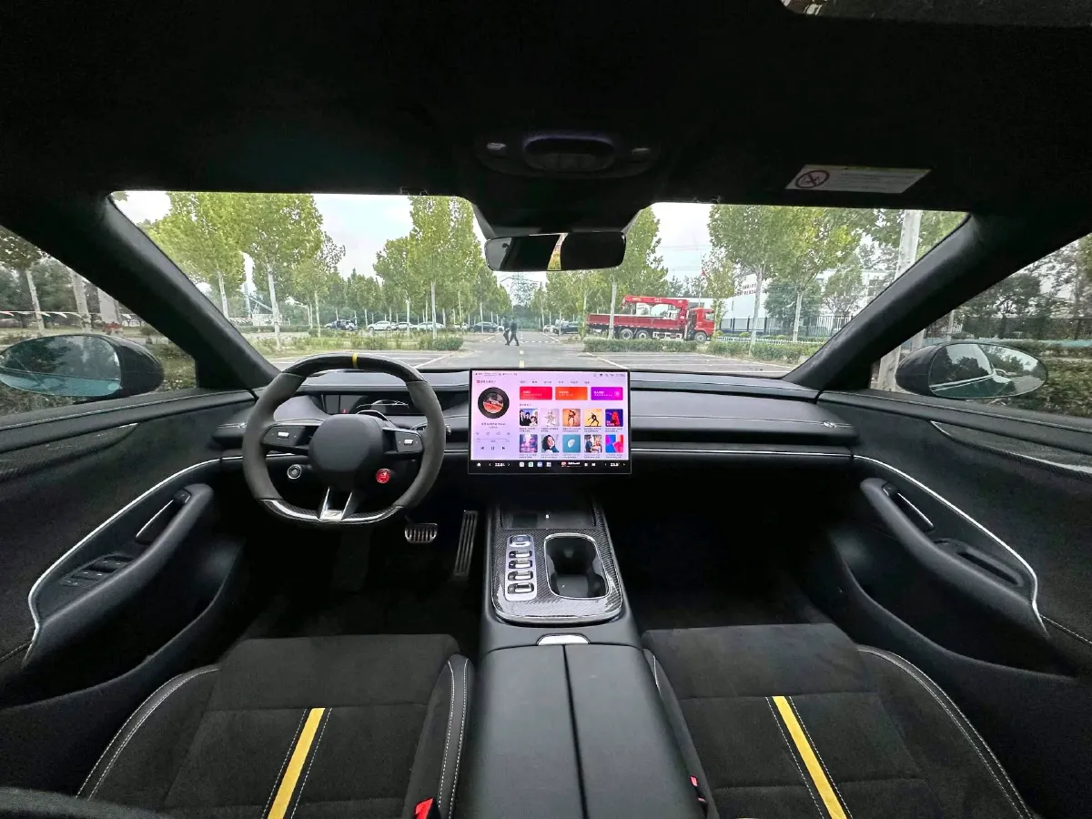 2025 MI SU7 Ultra BEV 93.7KWH,autocango,china used car exporter,china ev exporter,chinese used car exporter,chinese used ev exporter