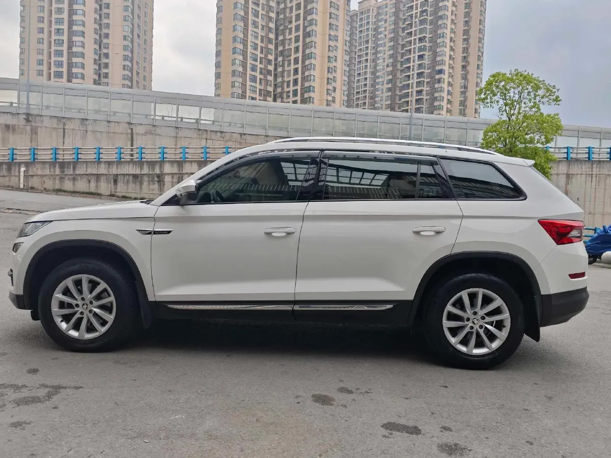2018 Skoda Kodiak 2.0T 186HP L4 7DCT,autocango,china used car exporter,china ev exporter,chinese used car exporter,chinese used ev exporter