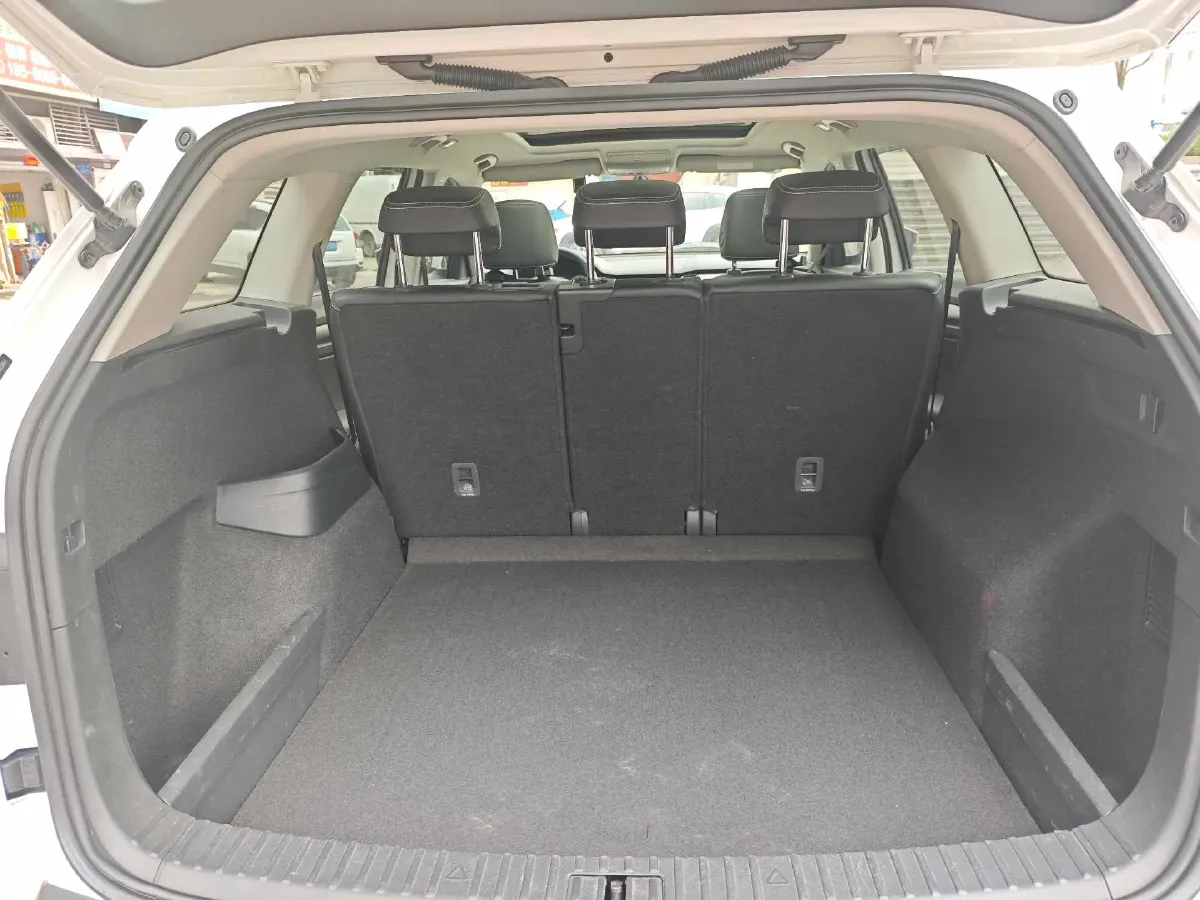 2018 Skoda Kodiak 2.0T 186HP L4 7DCT,autocango,china used car exporter,china ev exporter,chinese used car exporter,chinese used ev exporter