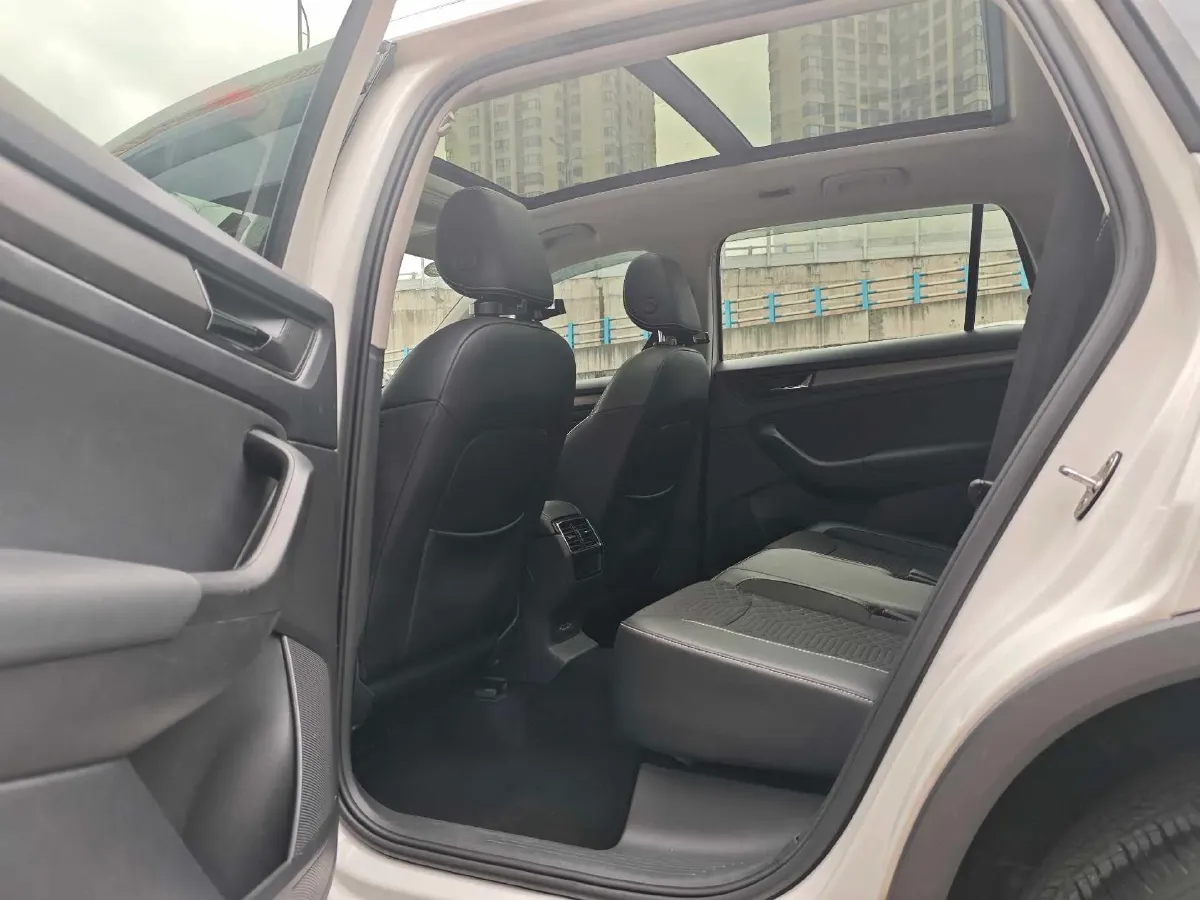 2018 Skoda Kodiak 2.0T 186HP L4 7DCT,autocango,china used car exporter,china ev exporter,chinese used car exporter,chinese used ev exporter