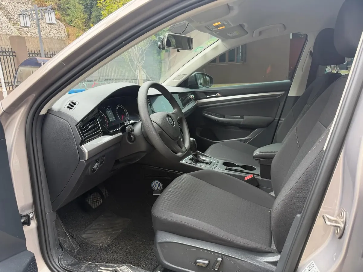 2019 Bestune T77 1.2T 143HP L4 7DCT,autocango,china used car exporter,china ev exporter,chinese used car exporter,chinese used ev exporter