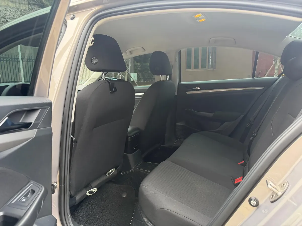 2019 Bestune T77 1.2T 143HP L4 7DCT,autocango,china used car exporter,china ev exporter,chinese used car exporter,chinese used ev exporter