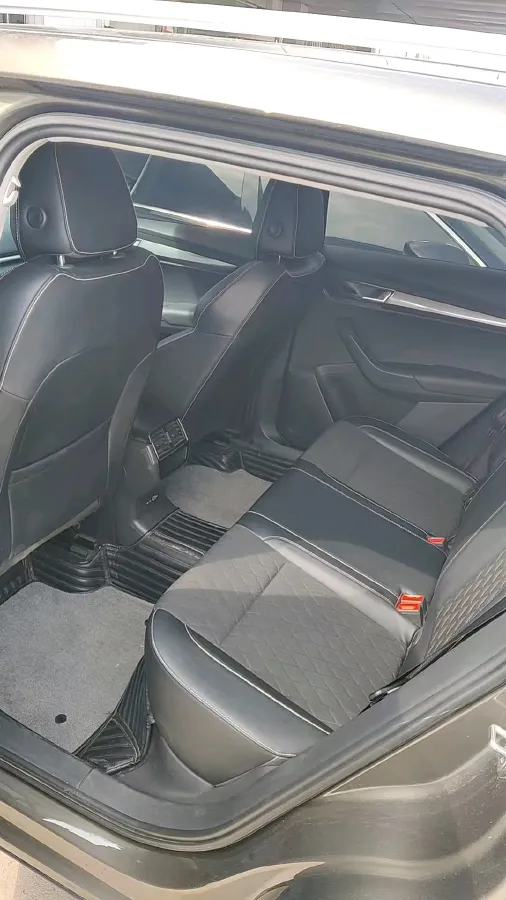 2022 Skoda Karoq 1.4T 150HP L4 7DCT,autocango,china used car exporter,china ev exporter,chinese used car exporter,chinese used ev exporter