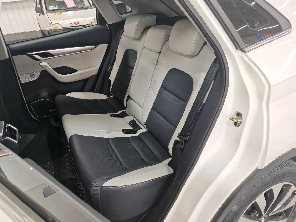 2019 BMW 2 Series Wagon 1.5T 136HP L3 6AT,autocango,china used car exporter,china ev exporter,chinese used car exporter,chinese used ev exporter