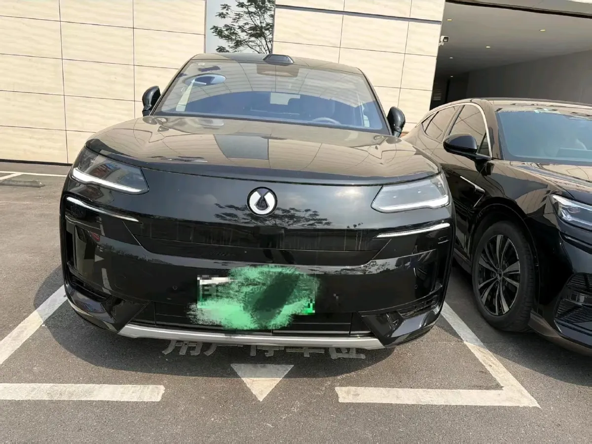 2025 Denza DenzaN9 2.0T 207HP L4 E-CVT PHEV,autocango,china used car exporter,china ev exporter,chinese used car exporter,chinese used ev exporter