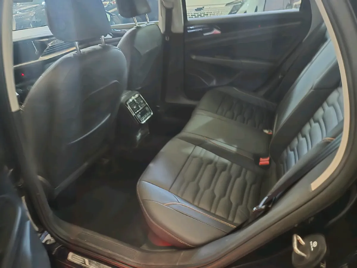 2019 Skoda Kodiak 2.0T 186HP L4 7DCT,autocango,china used car exporter,china ev exporter,chinese used car exporter,chinese used ev exporter