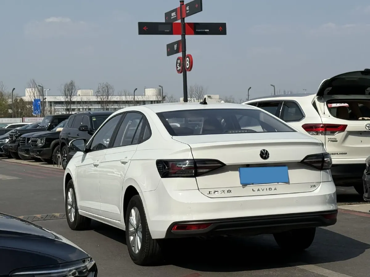 2023 Volkswagen Lavida 1.5L 110HP L4 6AT,autocango,china used car exporter,china ev exporter,chinese used car exporter,chinese used ev exporter