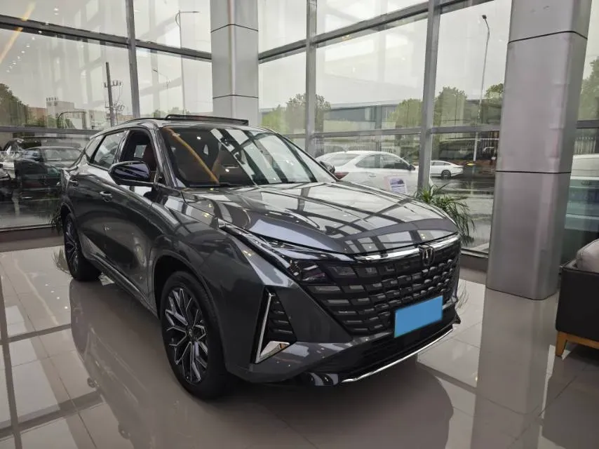 2025 ChangAn UNI-Z 1.5L 98HP L4 E-CVT PHEV,autocango,china used car exporter,china ev exporter,chinese used car exporter,chinese used ev exporter