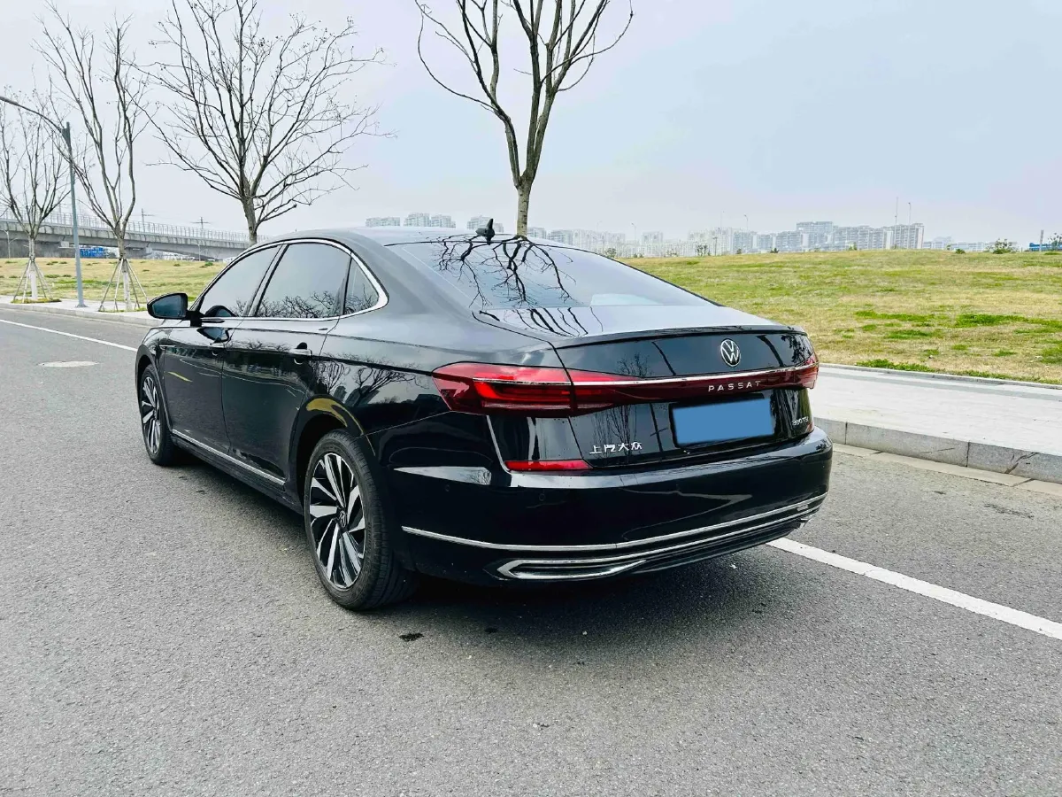 2024 Volkswagen Passat 2.0T 220HP L4 7DCT,autocango,china used car exporter,china ev exporter,chinese used car exporter,chinese used ev exporter