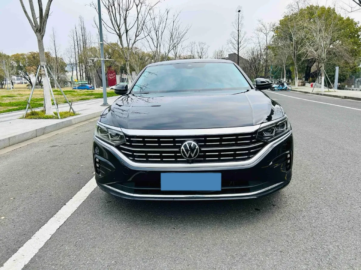 2024 Volkswagen Passat 2.0T 220HP L4 7DCT,autocango,china used car exporter,china ev exporter,chinese used car exporter,chinese used ev exporter