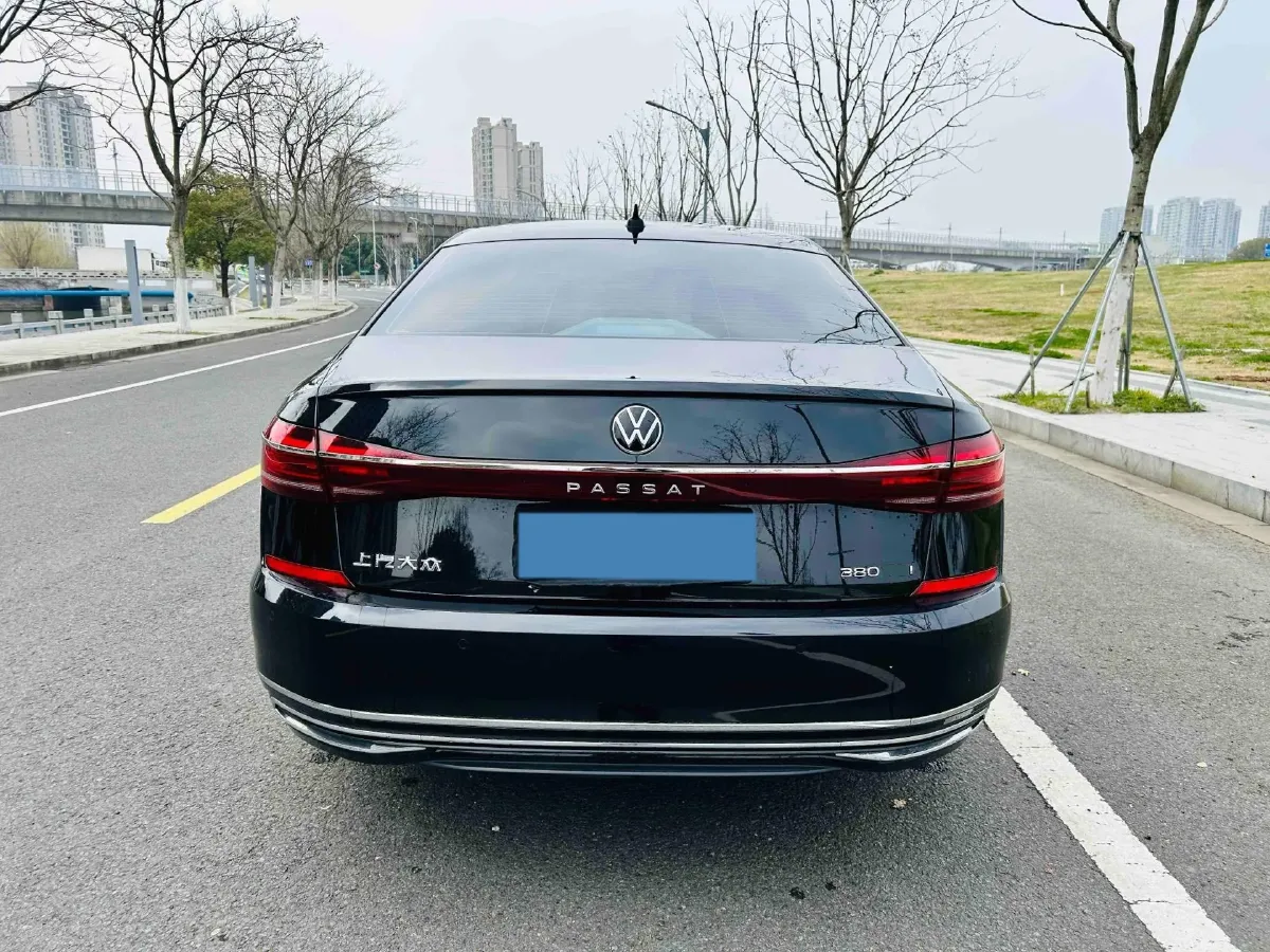 2024 Volkswagen Passat 2.0T 220HP L4 7DCT,autocango,china used car exporter,china ev exporter,chinese used car exporter,chinese used ev exporter