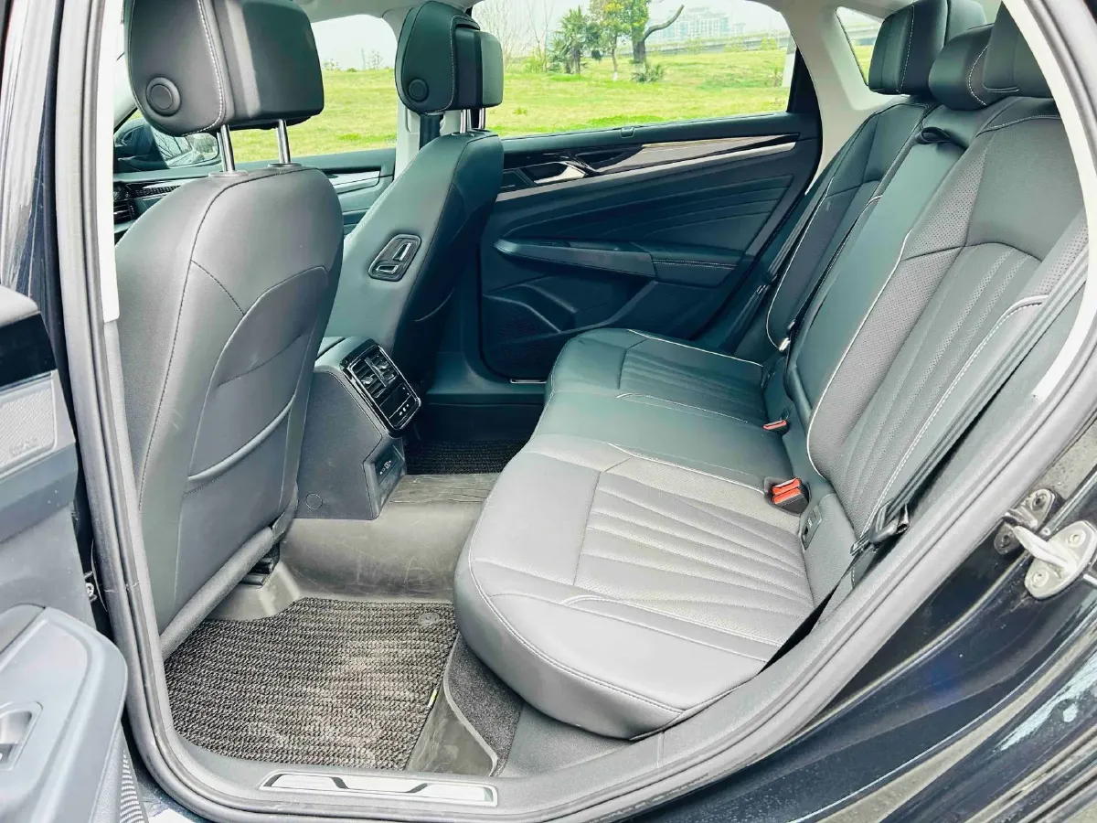 2024 Volkswagen Passat 2.0T 220HP L4 7DCT,autocango,china used car exporter,china ev exporter,chinese used car exporter,chinese used ev exporter