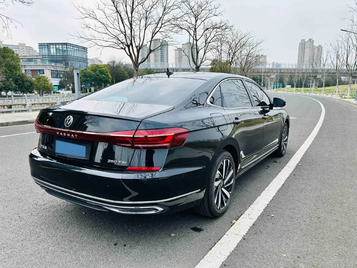 2024 Volkswagen Passat 2.0T 220HP L4 7DCT,autocango,china used car exporter,china ev exporter,chinese used car exporter,chinese used ev exporter