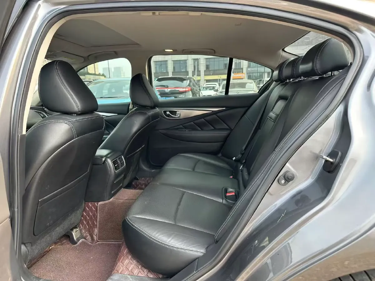 2018 Jeep Grand Commander 2.0T 265HP L4 9AT,autocango,china used car exporter,china ev exporter,chinese used car exporter,chinese used ev exporter