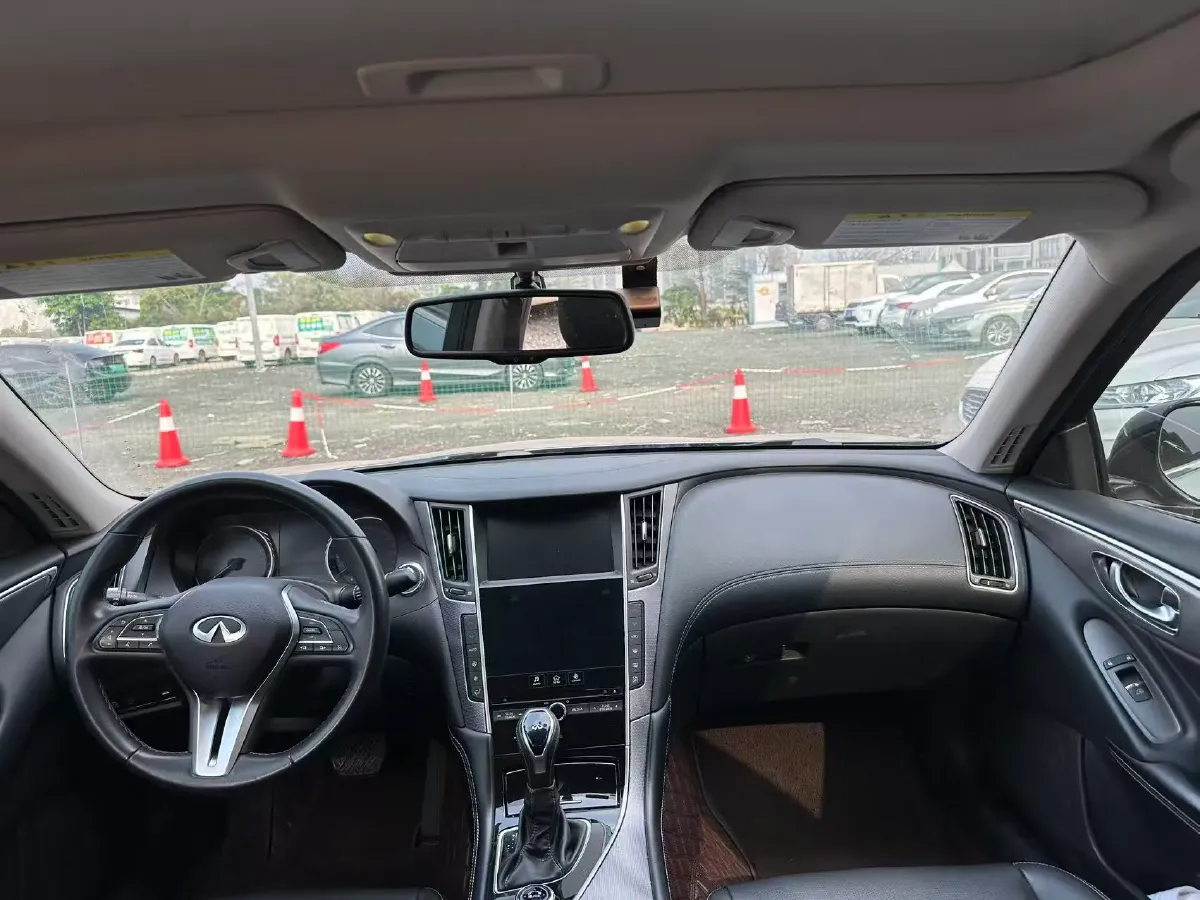 2018 Jeep Grand Commander 2.0T 265HP L4 9AT,autocango,china used car exporter,china ev exporter,chinese used car exporter,chinese used ev exporter