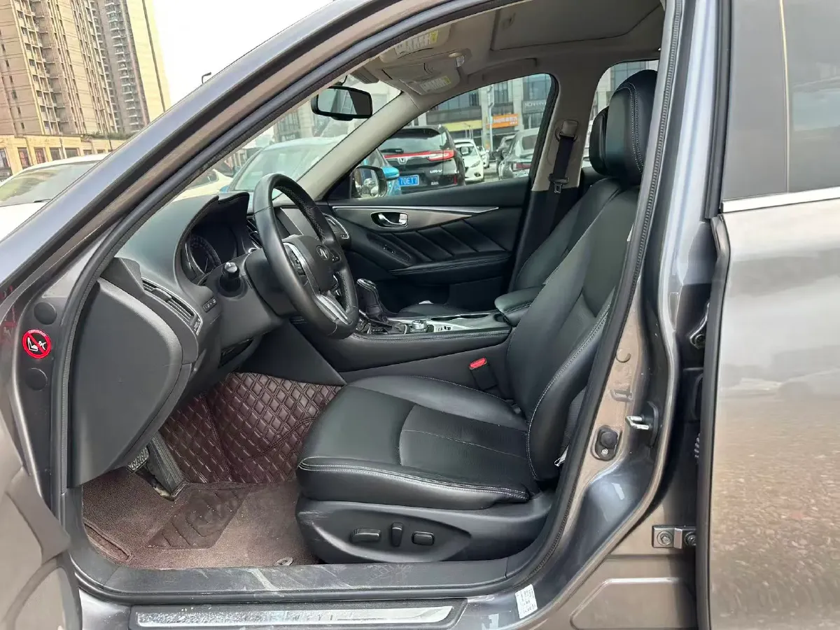 2018 Jeep Grand Commander 2.0T 265HP L4 9AT,autocango,china used car exporter,china ev exporter,chinese used car exporter,chinese used ev exporter