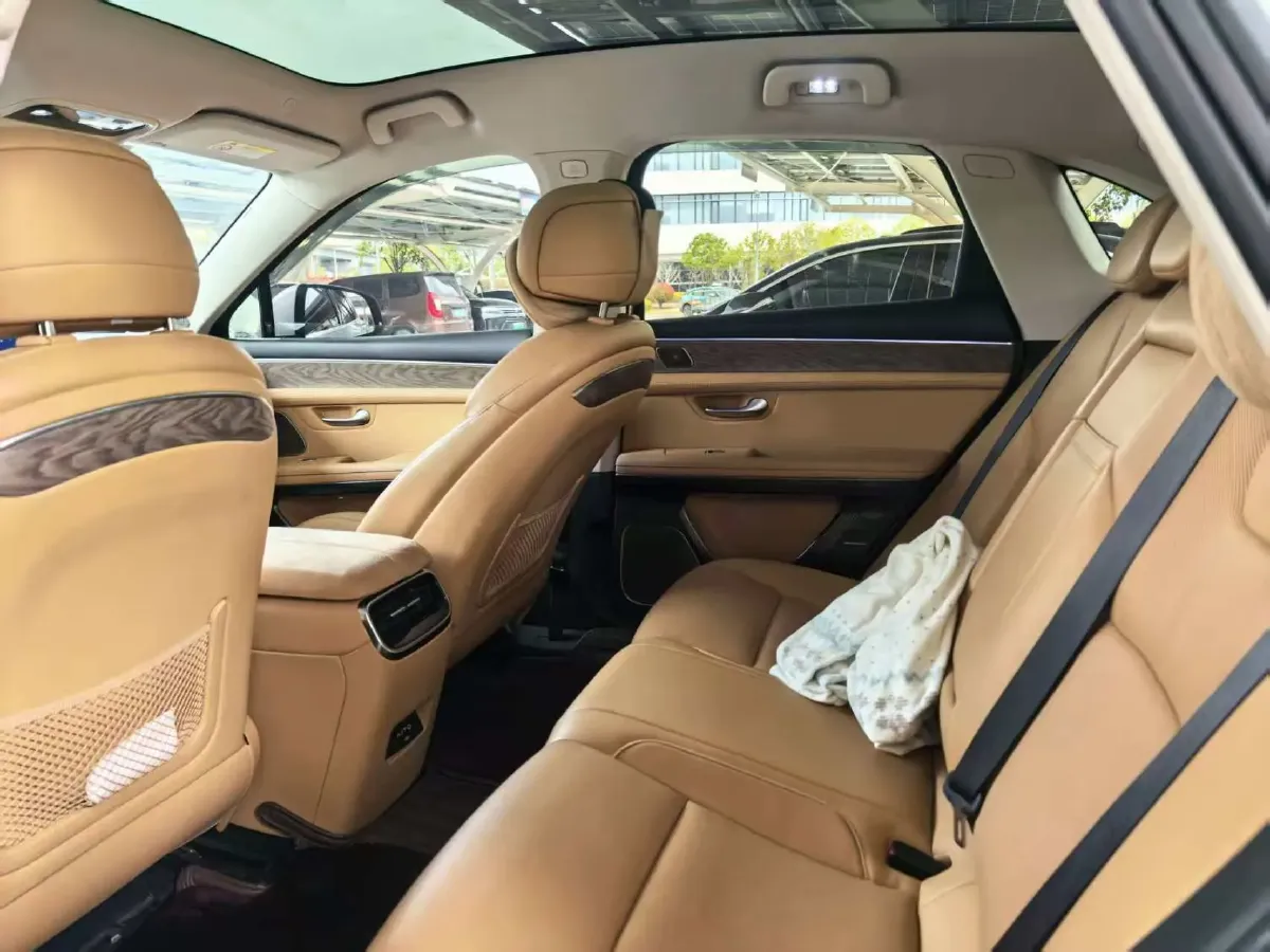 2022 AITO AITO M5 Range Extended 125HP REEV 40KWH,autocango,china used car exporter,china ev exporter,chinese used car exporter,chinese used ev exporter