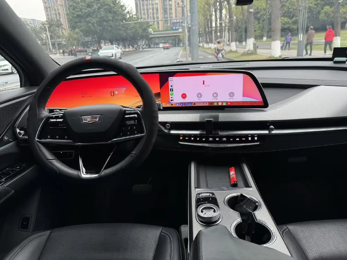 2025 Cadillac XT5 2.0T 237HP L4 9AT,autocango,china used car exporter,china ev exporter,chinese used car exporter,chinese used ev exporter