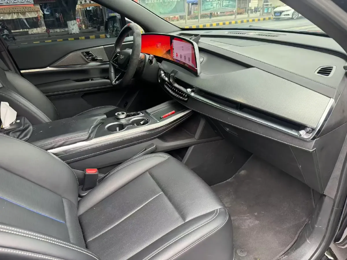 2025 Cadillac XT5 2.0T 237HP L4 9AT,autocango,china used car exporter,china ev exporter,chinese used car exporter,chinese used ev exporter