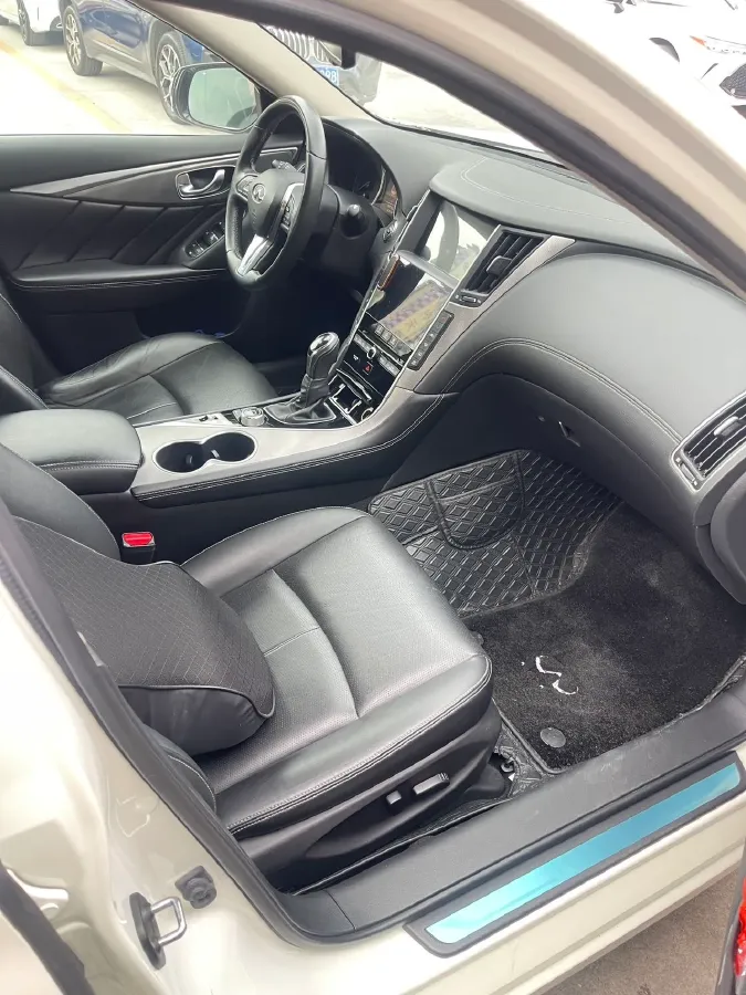 2018 Jeep Grand Commander 2.0T 265HP L4 9AT,autocango,china used car exporter,china ev exporter,chinese used car exporter,chinese used ev exporter