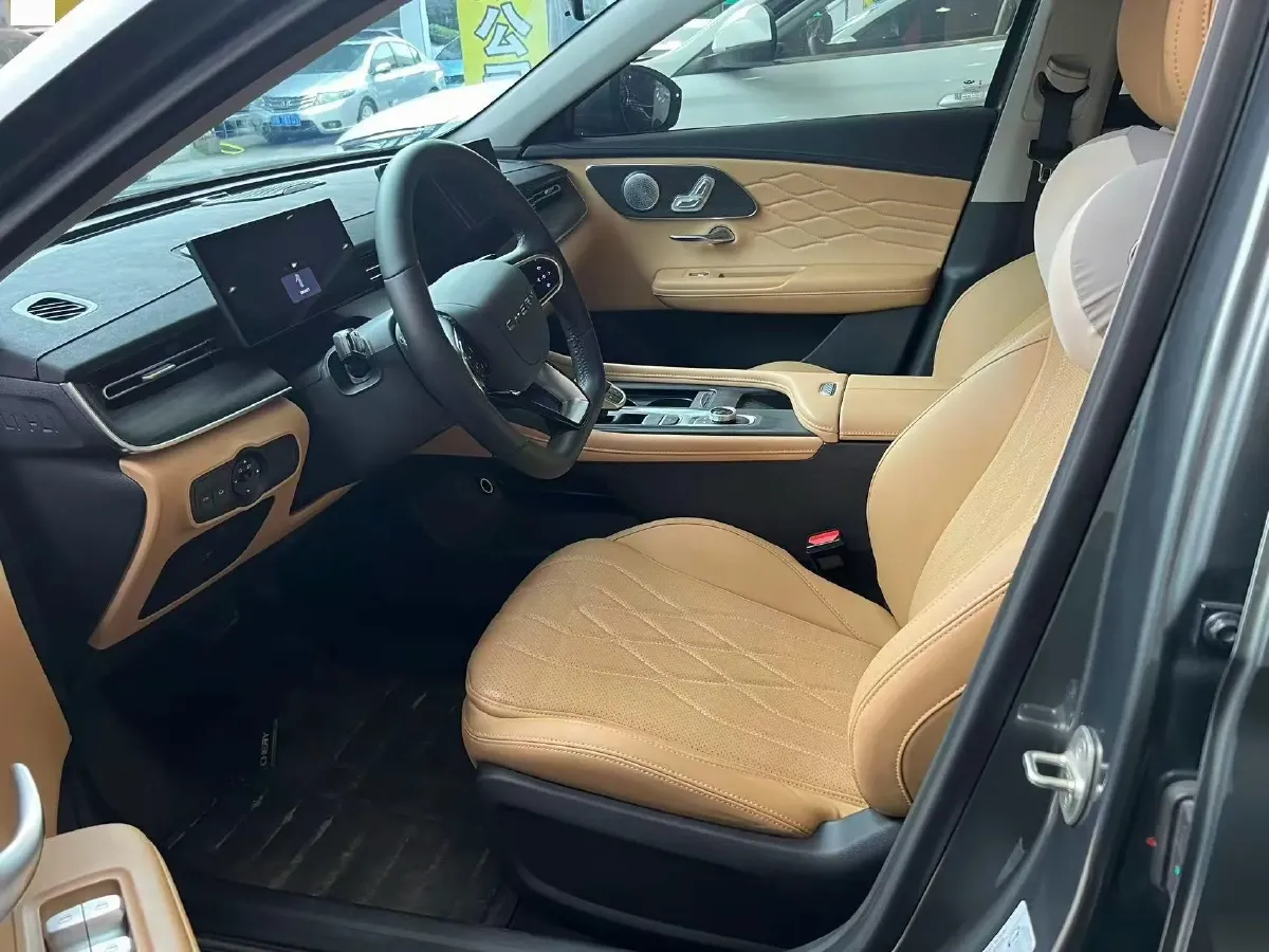 2025 Chery Arrizo 8 Pro 1.6T 197HP L4 7DCT,autocango,china used car exporter,china ev exporter,chinese used car exporter,chinese used ev exporter