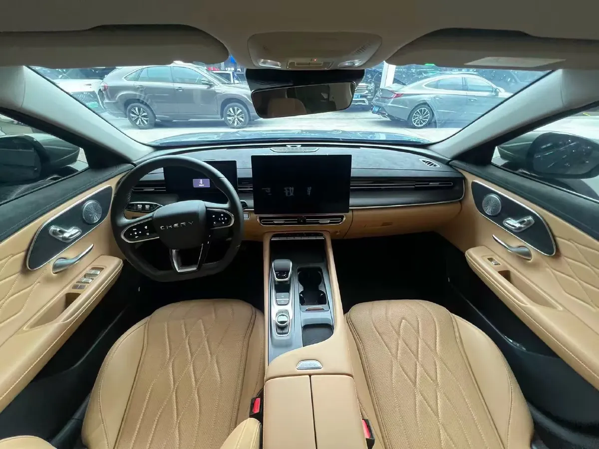 2025 Chery Arrizo 8 Pro 1.6T 197HP L4 7DCT,autocango,china used car exporter,china ev exporter,chinese used car exporter,chinese used ev exporter