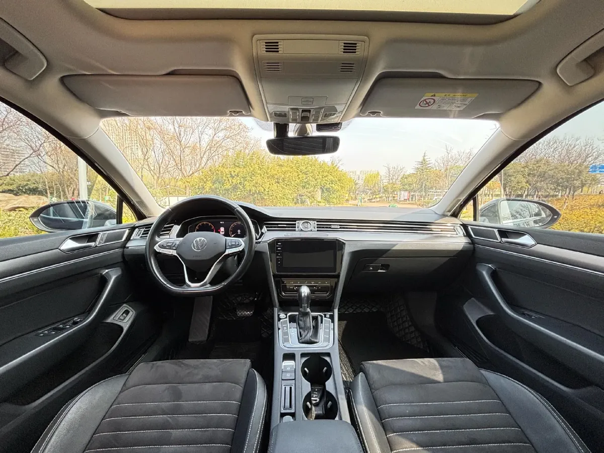 2020 Volkswagen Magotan 2.0T 186HP L4 7DCT,autocango,china used car exporter,china ev exporter,chinese used car exporter,chinese used ev exporter