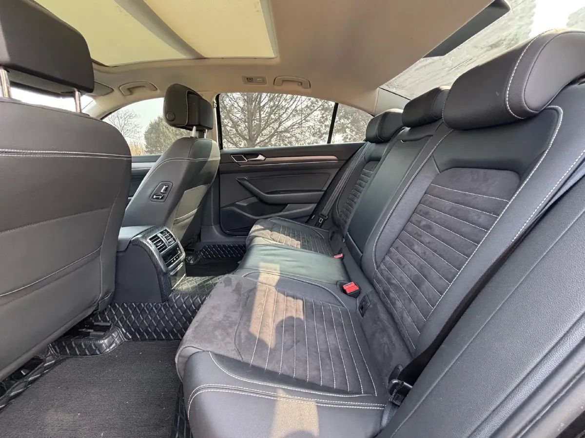 2020 Volkswagen Magotan 2.0T 186HP L4 7DCT,autocango,china used car exporter,china ev exporter,chinese used car exporter,chinese used ev exporter