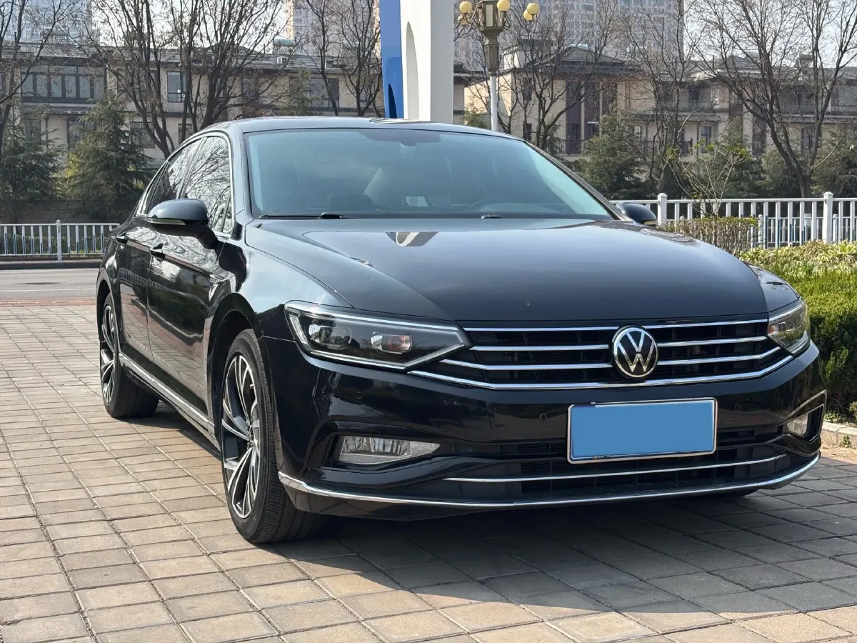 2020 Volkswagen Magotan 2.0T 186HP L4 7DCT,autocango,china used car exporter,china ev exporter,chinese used car exporter,chinese used ev exporter