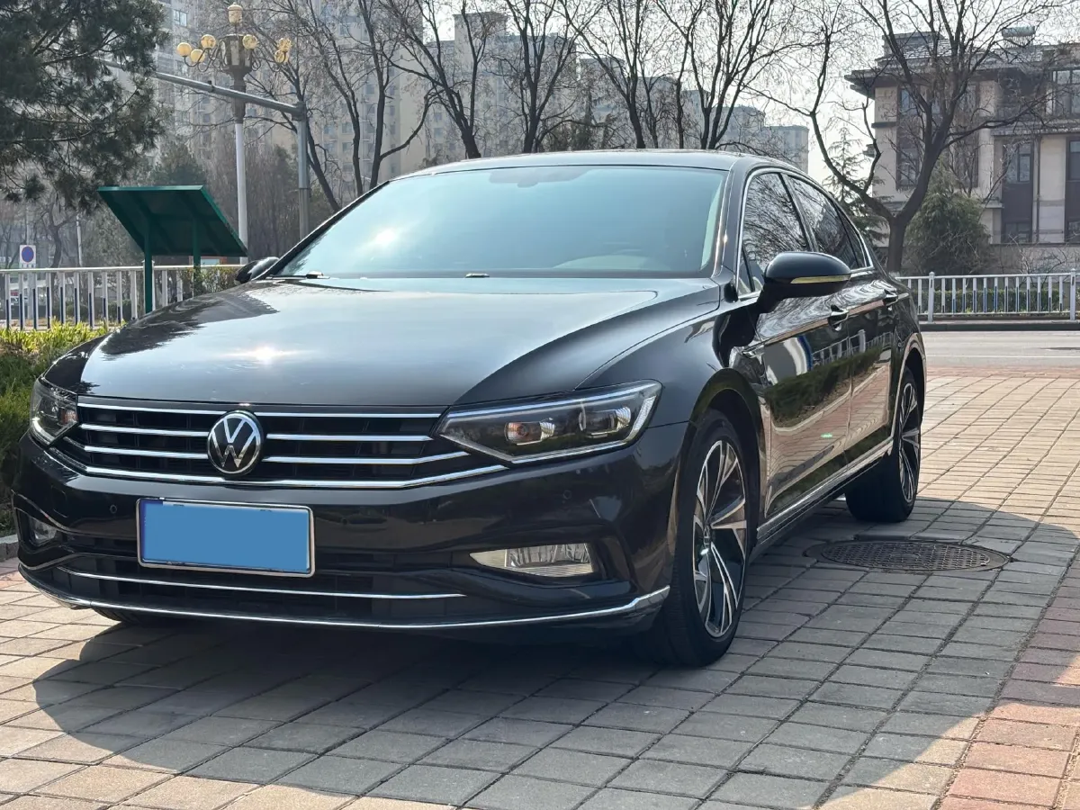 2020 Volkswagen Magotan 2.0T 186HP L4 7DCT,autocango,china used car exporter,china ev exporter,chinese used car exporter,chinese used ev exporter
