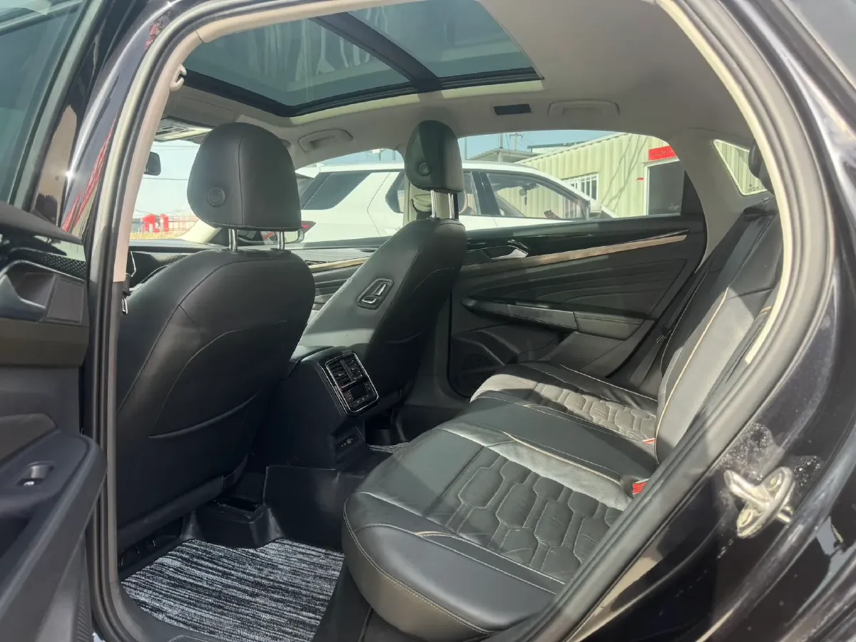 2020 Volkswagen Passat 2.0T 186HP L4 7DCT,autocango,china used car exporter,china ev exporter,chinese used car exporter,chinese used ev exporter