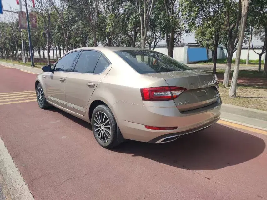 2020 Skoda Octavia 1.5L 113HP L4 6AT,autocango,china used car exporter,china ev exporter,chinese used car exporter,chinese used ev exporter