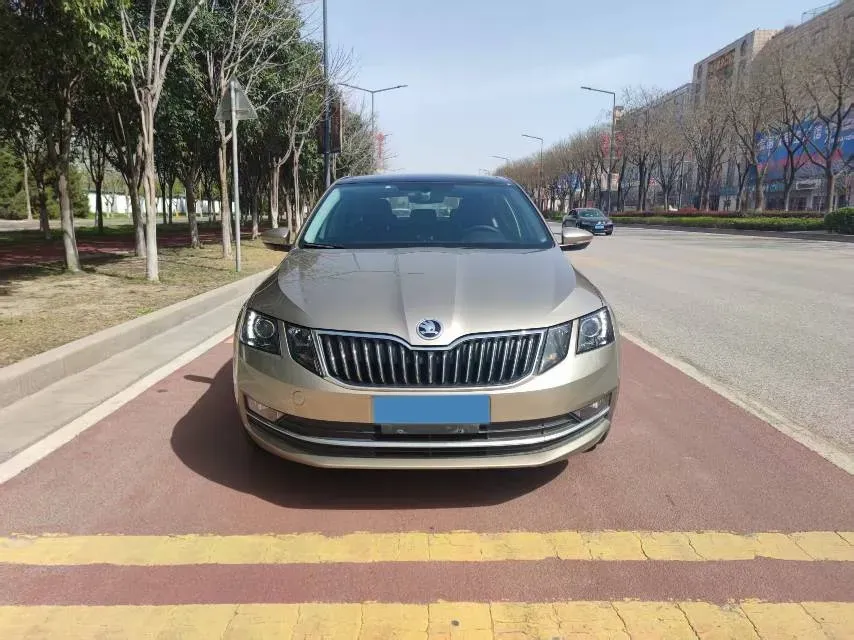 2020 Skoda Octavia 1.5L 113HP L4 6AT,autocango,china used car exporter,china ev exporter,chinese used car exporter,chinese used ev exporter