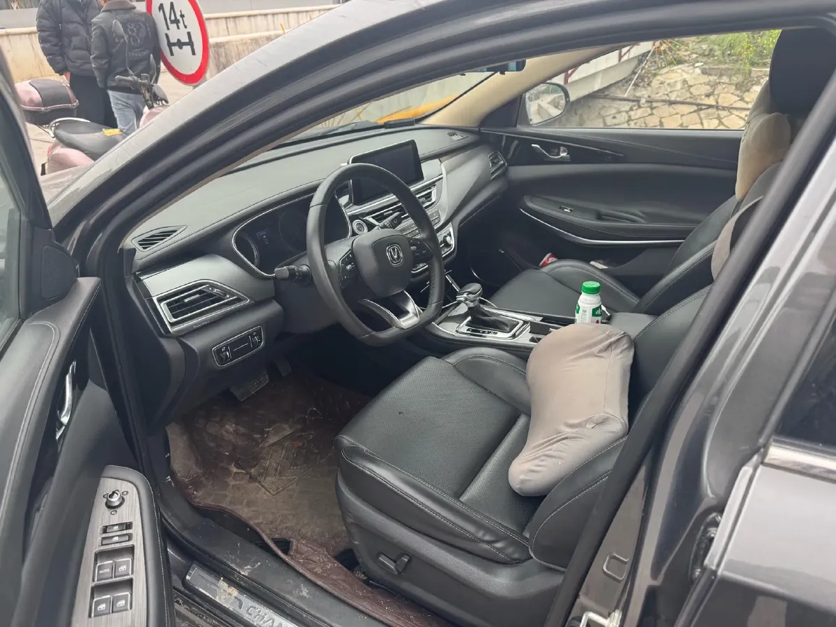 2021 ChangAn Raeton CC 1.5T 180HP L4 7DCT,autocango,china used car exporter,china ev exporter,chinese used car exporter,chinese used ev exporter