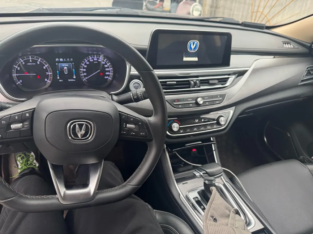 2021 ChangAn Raeton CC 1.5T 180HP L4 7DCT,autocango,china used car exporter,china ev exporter,chinese used car exporter,chinese used ev exporter