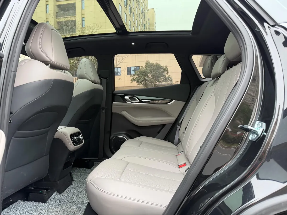 2025 Geely StarRay 1.5T 181HP L4 7DCT,autocango,china used car exporter,china ev exporter,chinese used car exporter,chinese used ev exporter