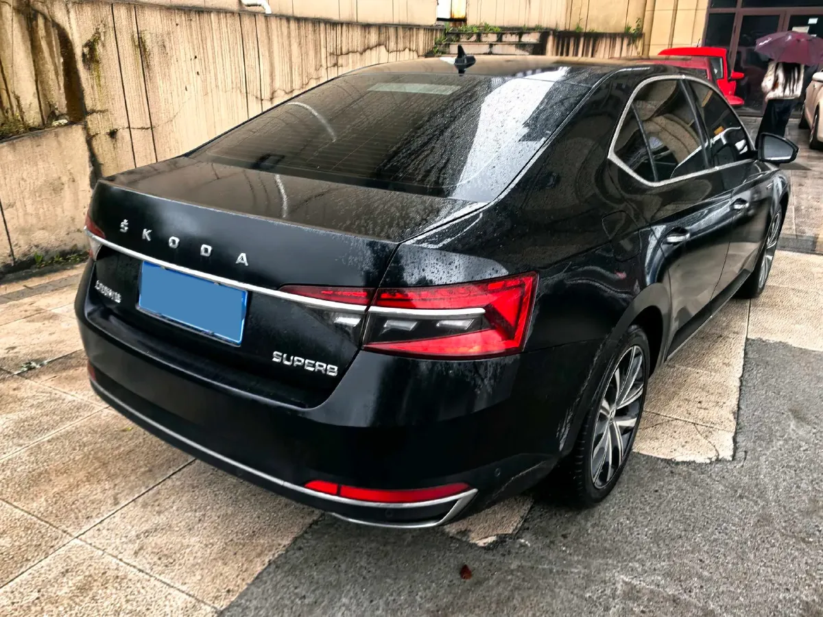 2024 Skoda Superb 1.4T 150HP L4 7DCT,autocango,china used car exporter,china ev exporter,chinese used car exporter,chinese used ev exporter