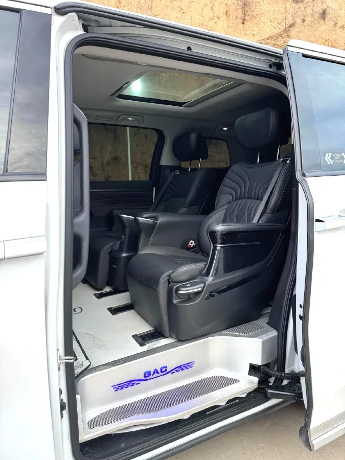 2024 GAC Trumpchi M8 2.0T 252HP L4 8AT,autocango,china used car exporter,china ev exporter,chinese used car exporter,chinese used ev exporter