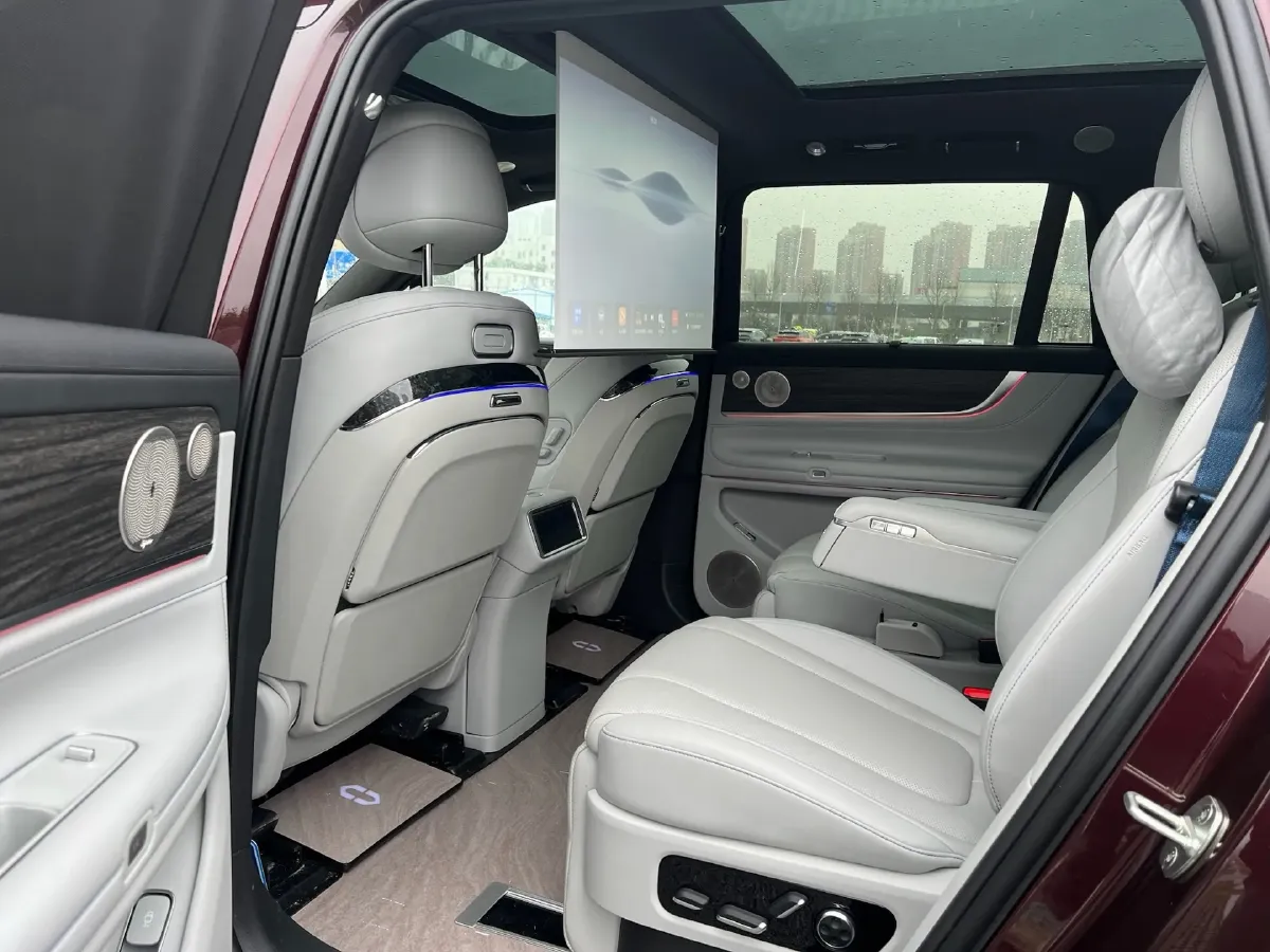 2025 AITO AITO M9 REEV 160HP REEV 52KWH,autocango,china used car exporter,china ev exporter,chinese used car exporter,chinese used ev exporter