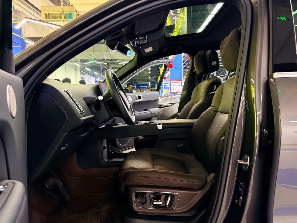 2023 Li L8 Range Extended 154HP REEV 40.9KWH,autocango,china used car exporter,china ev exporter,chinese used car exporter,chinese used ev exporter