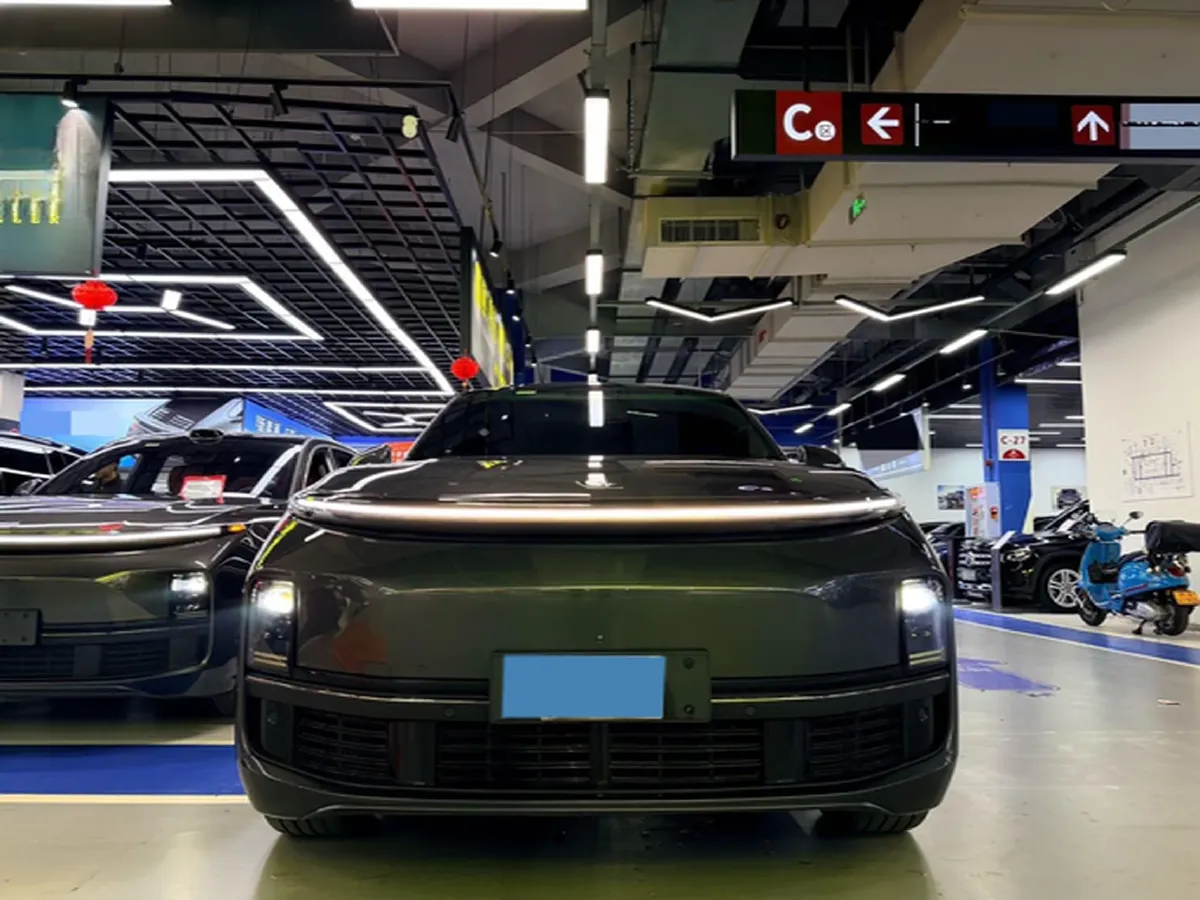 2023 Li L8 Range Extended 154HP REEV 40.9KWH,autocango,china used car exporter,china ev exporter,chinese used car exporter,chinese used ev exporter