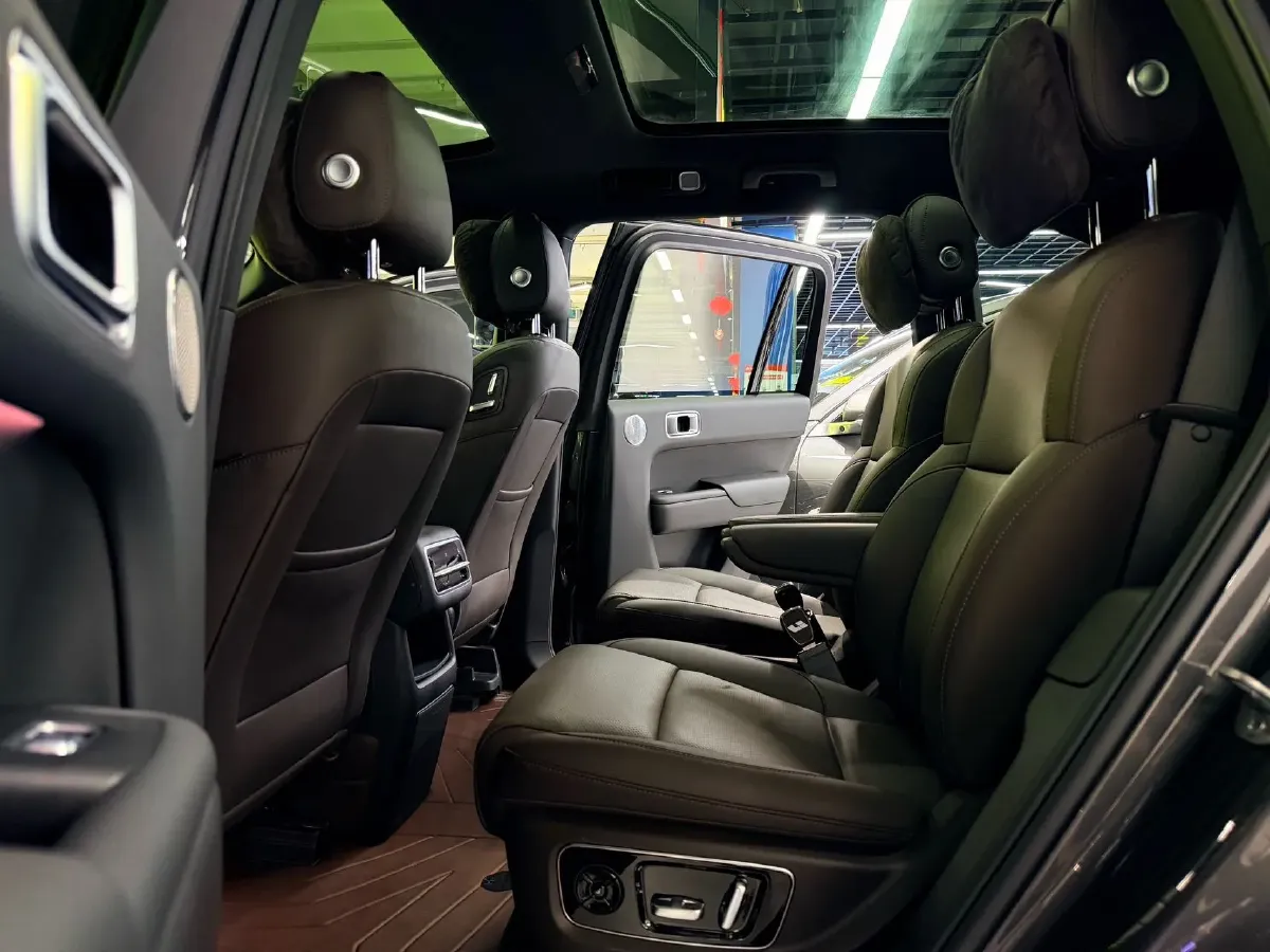 2023 Li L8 Range Extended 154HP REEV 40.9KWH,autocango,china used car exporter,china ev exporter,chinese used car exporter,chinese used ev exporter