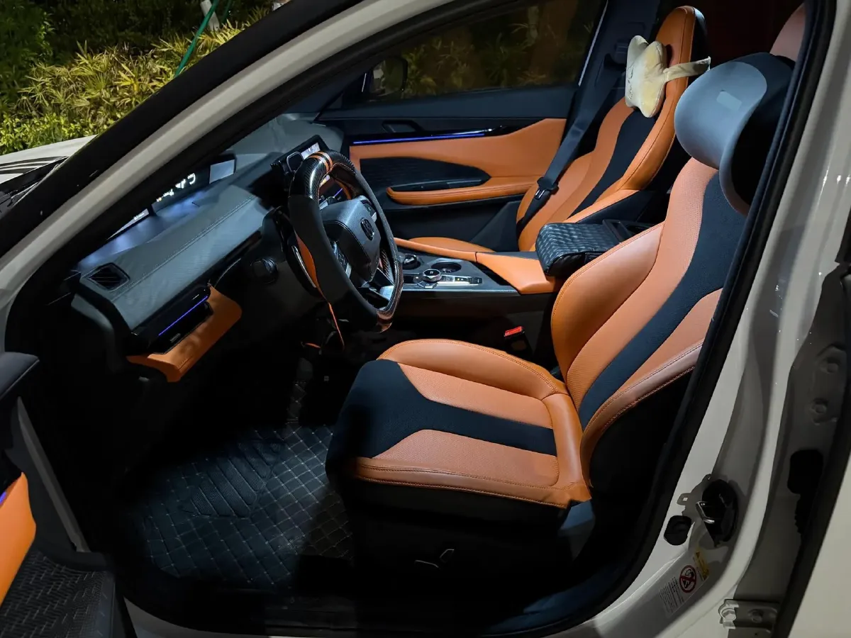 2025 ChangAn UNI-V 1.5T 192HP L4 7DCT,autocango,china used car exporter,china ev exporter,chinese used car exporter,chinese used ev exporter