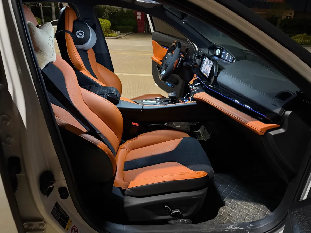 2025 ChangAn UNI-V 1.5T 192HP L4 7DCT,autocango,china used car exporter,china ev exporter,chinese used car exporter,chinese used ev exporter