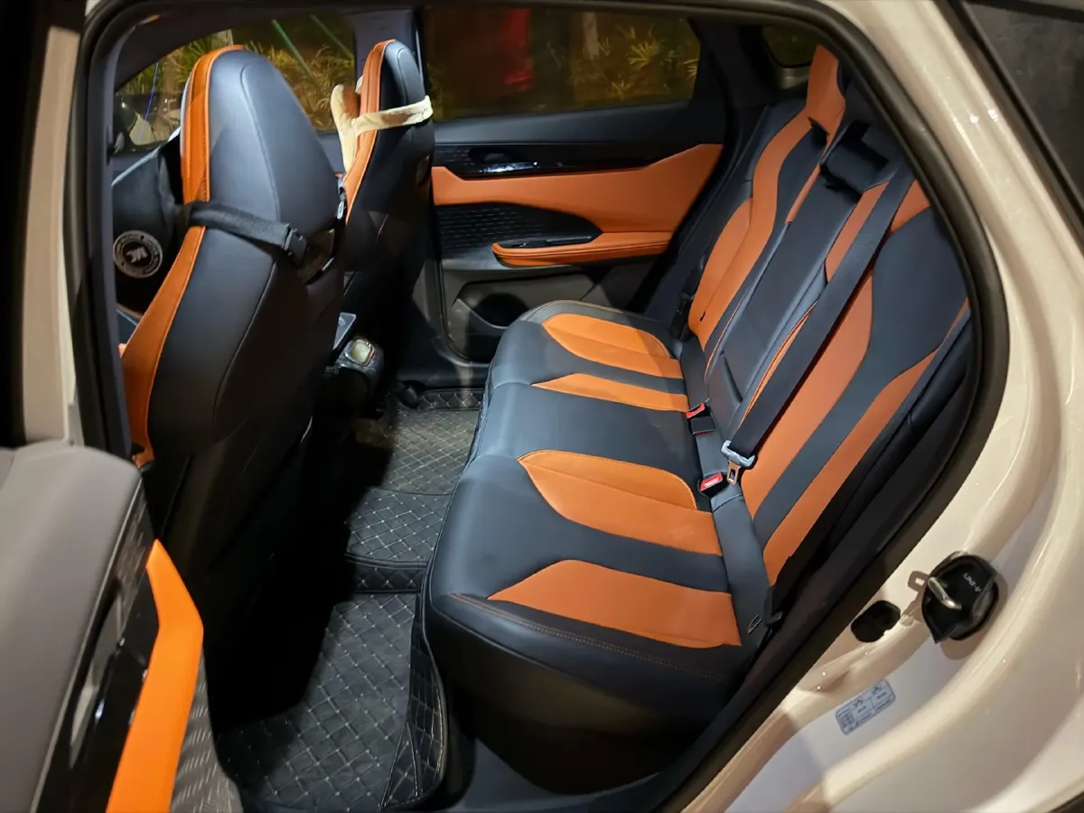 2025 ChangAn UNI-V 1.5T 192HP L4 7DCT,autocango,china used car exporter,china ev exporter,chinese used car exporter,chinese used ev exporter