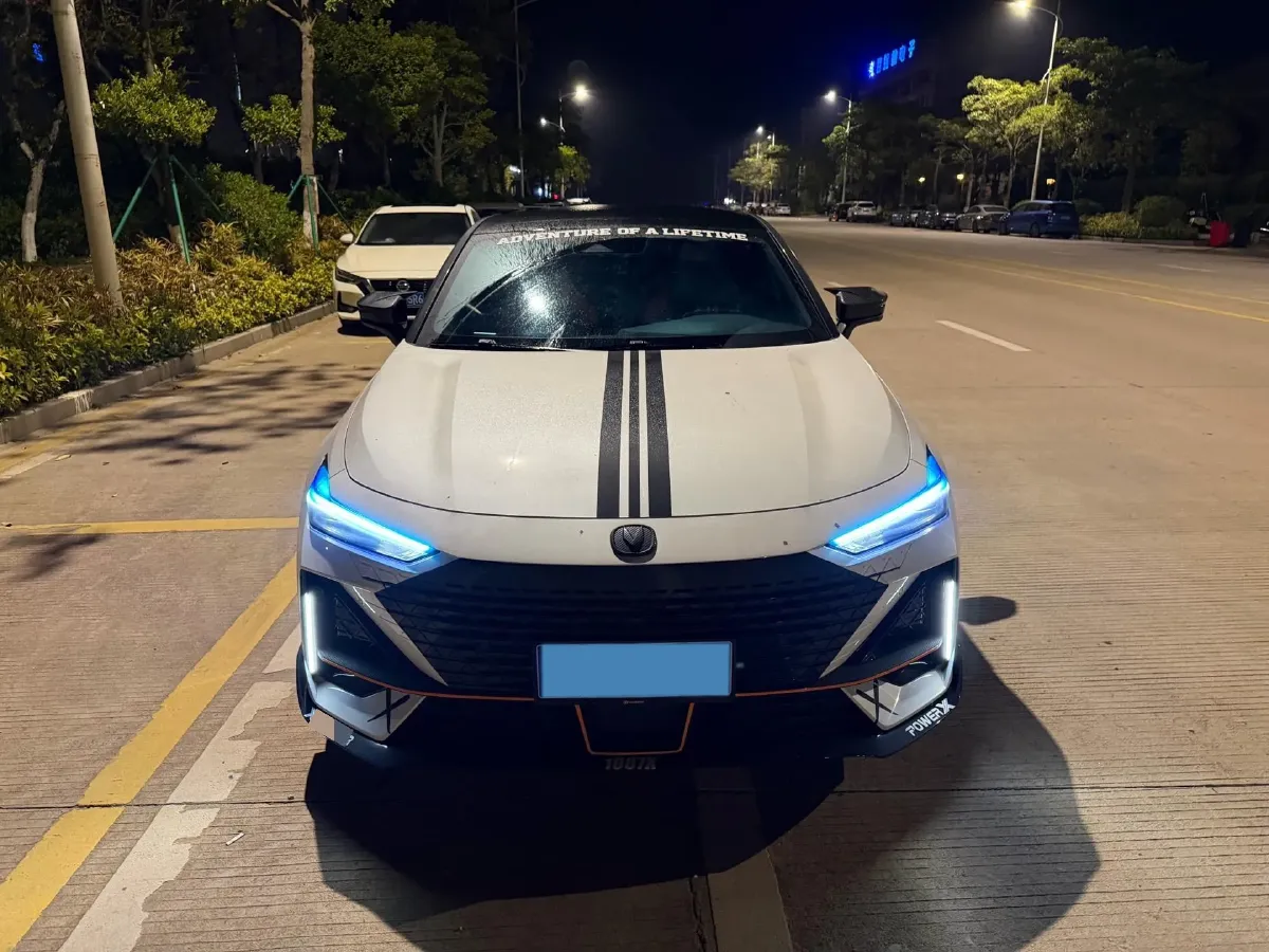 2025 ChangAn UNI-V 1.5T 192HP L4 7DCT,autocango,china used car exporter,china ev exporter,chinese used car exporter,chinese used ev exporter