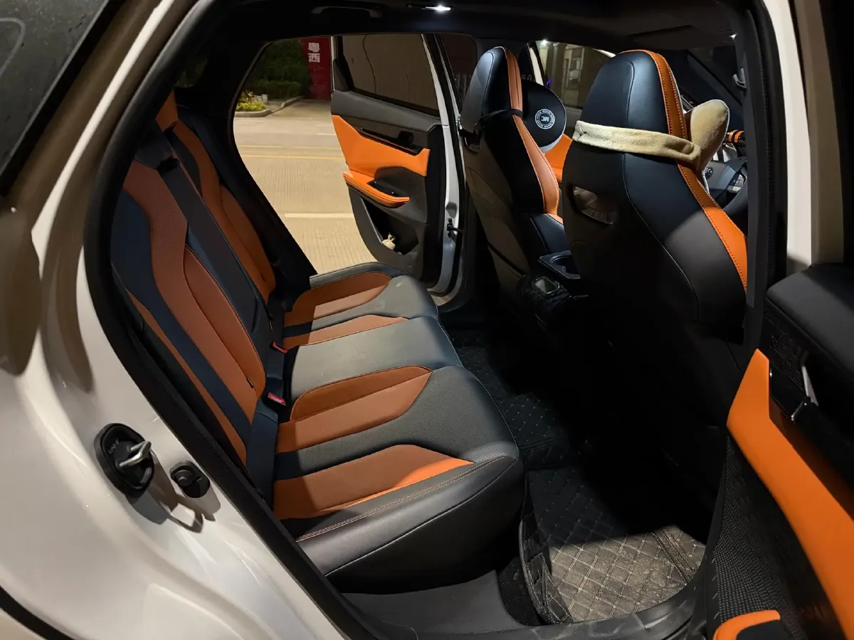 2025 ChangAn UNI-V 1.5T 192HP L4 7DCT,autocango,china used car exporter,china ev exporter,chinese used car exporter,chinese used ev exporter