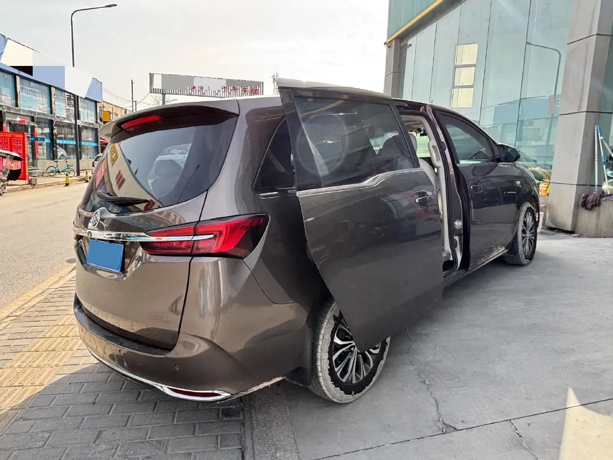 2022 Buick GL8 2.0T 237HP L4 9AT,autocango,china used car exporter,china ev exporter,chinese used car exporter,chinese used ev exporter